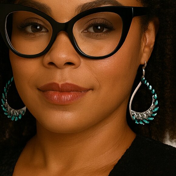 Emerald Green Teardrop Earrings – Silver Dangle Statement Jewelry - Picture 2 of 3